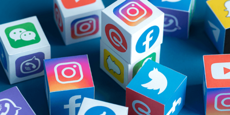 சமூக ஊடகங்கள் தொடர்பில்  12,373 முறைப்பாடுகள் பதிவாகியுள்ளன!