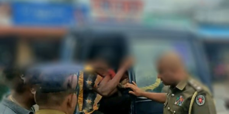 யாழில் பெண்களிடம் சேட்டை விட்ட 13 பேர் கைது!