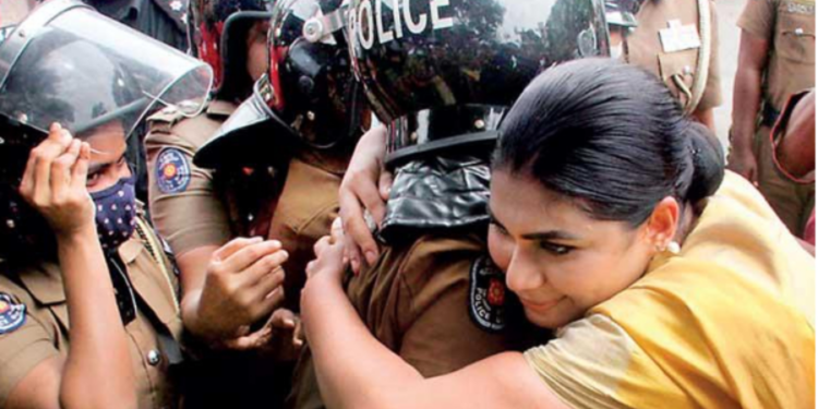 கட்டிப்பிடி விவகாரத்தால் சிக்கலில் மாட்டிக்கொண்ட ஹிருணிகா