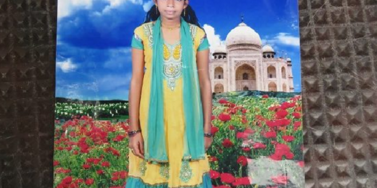 ஓமானுக்கு வீட்டு பணி பெண்ணாக சென்ற மகளை மீட்டு தருமாறு கதறும் தாய்!