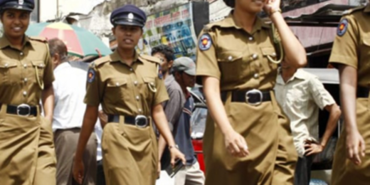 பொலிஸ் கான்ஸ்டபிளிடம் தகாத முறையில் நடந்து கொண்ட இராணுவ சிப்பாய்