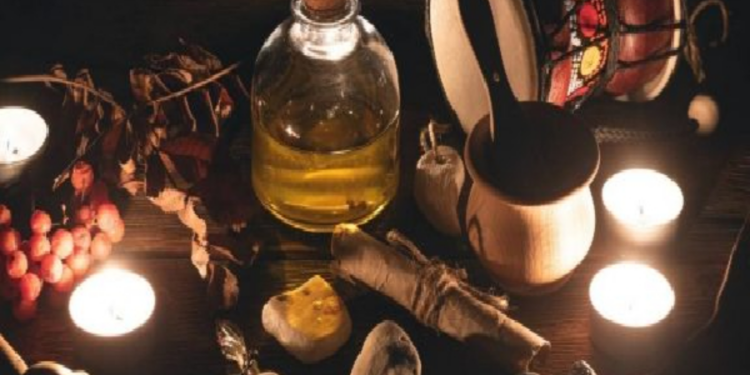 கணவனை வரவழைக்க வசியம் வைப்பதாக கூறி கூட்டு வன்புணர்வில் ஈடுபட்ட போலி சாமியார் கைது!