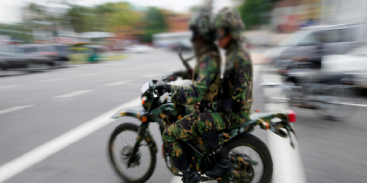 பொலிஸ் அதிரடிப் படையினர் என்ற போர்வையில் கொள்ளை!