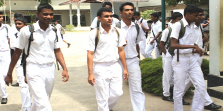 பாடசாலை ஒன்றில் மாணவனை தேசிய மட்ட போட்டியிலிருந்து விலக கோரி கடிதம் கேட்ட பாடசாலை சமூகம்!