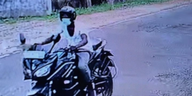 யாழ் போதனா வைத்தியசாலையில் இருந்து தப்பி ஓடிய திருடன்