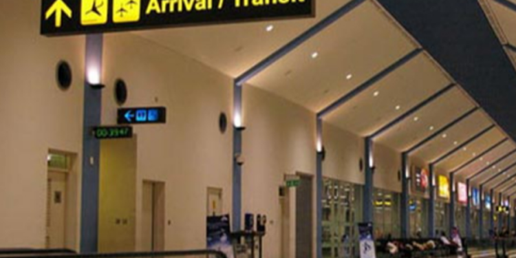 கட்டுநாயக்க விமான நிலையத்தில் இருந்து கொழும்பிற்கு புதிய ரயில் சேவை