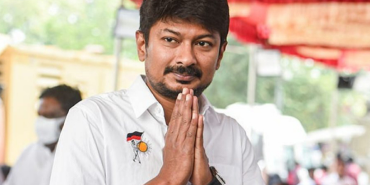 அமைச்சராக பதவியேற்றுக் கொண்ட உதயநிதி ஸ்டாலினுக்கு வாழ்த்து கூறிய வைரமுத்து