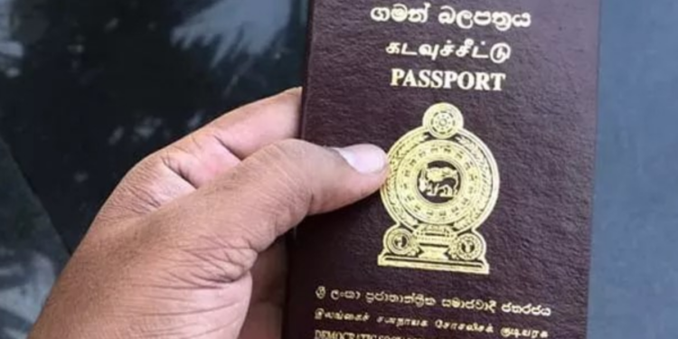 போலியான கடவுச் சீட்டுகளுடன் இரு வெளிநாட்டு பிரஜைகள் கட்டுநாயக்க விமான நிலையத்தில் கைது!