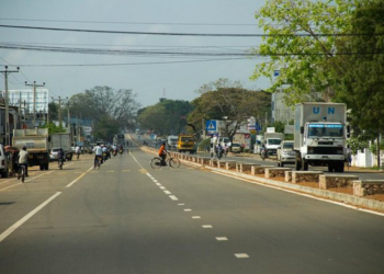 கிளிநொச்சி மாவட்டத்தில்  வாகன போக்குவரத்தில் சிரமம்