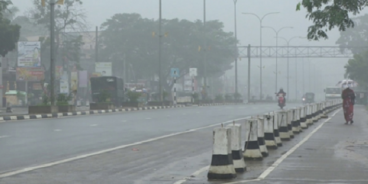 பனி மூட்டத்தால் கிளிநொச்சி மக்களின் இயல்பு வாழ்க்கை பாதிப்பு!