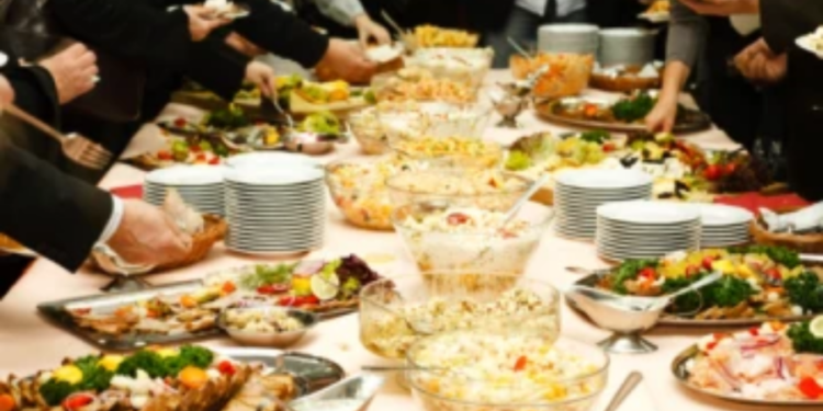 கொண்டாட்டத்தில் இருக்கும் நாடாளுமன்ற உறுப்பினர்கள்