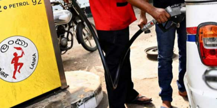 பெற்ற கடனை மீள செலுத்த தவறிய இலங்கை பெட்ரோலிய கூட்டுத்தாபன ஊழியர்கள்