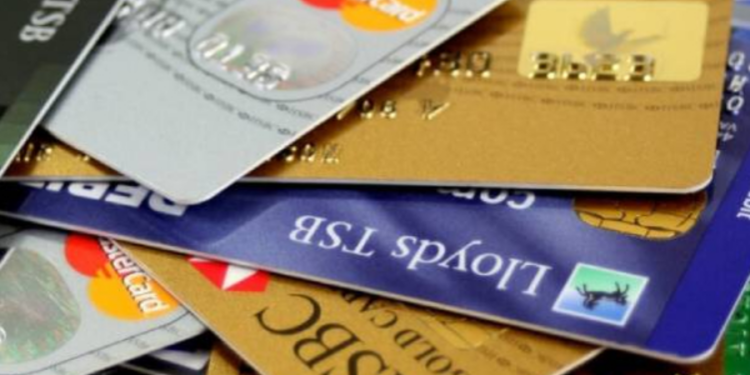 கடனட்டைகளை பயன்படுத்தி மோசடியில் ஈடுபட்ட இளைஞன் கைது!