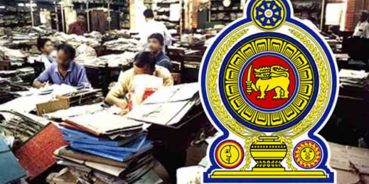 ஓய்வு பெற்ற அரச ஊழியர்களை ஒப்பந்த அடிப்படையில் மீண்டும் இணைத்துக் கொள்ள திட்டம்!