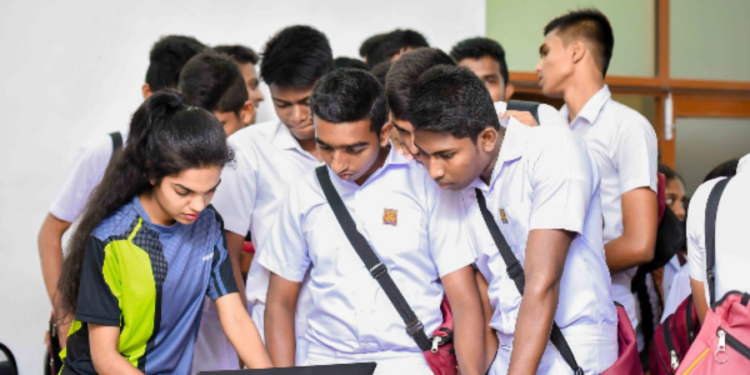 உயர்தர பரீட்சை எழுத இருக்கும் மாணவர்களுக்கான முக்கிய அறிவித்தல்!