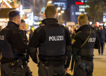 ஜெர்மனியில் இரு சிறுமிகள் மேற்கொண்டுள்ள கொடூர செயல்!