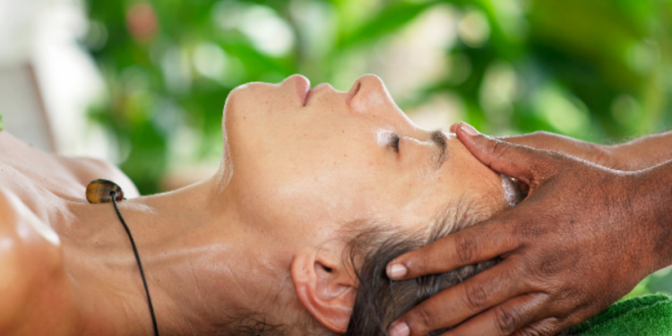 இலங்கையின்  மசாஜ் நிலையங்களில் கைதான வெளிநாட்டு பெண்கள்!