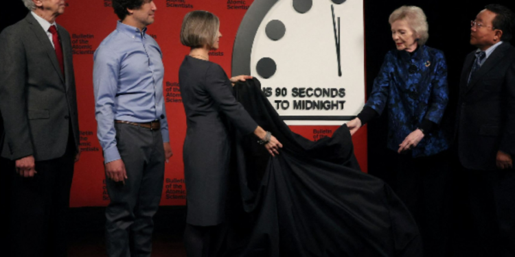 உலக அழிவை காட்டும் கடிகாரம் தொடர்பில் வெளியாகியுள்ள செய்தி!