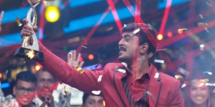 விமர்சனங்களை தாங்கிக் கொள்ள இயலாமல் அசீம் வெளியிட்ட பதிவு!