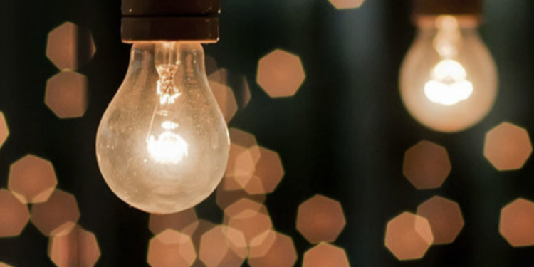 பன்னிரண்டு மணி நேர மின்வெட்டுக்கு அமைச்சரவை அனுமதி அளித்துள்ளது!