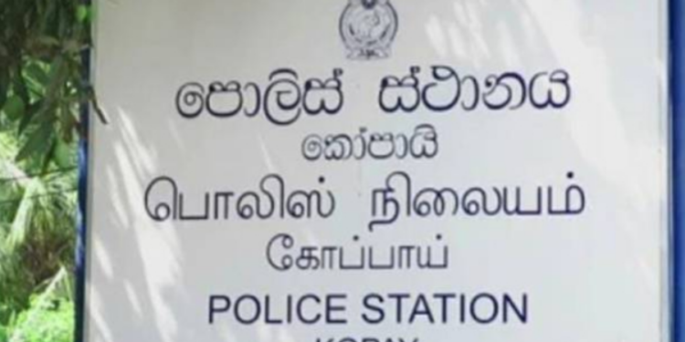 யாழில் வெளியூர் சென்று வீடு திரும்பிய ஆசிரியருக்கு காத்திருந்த அதிர்ச்சி!