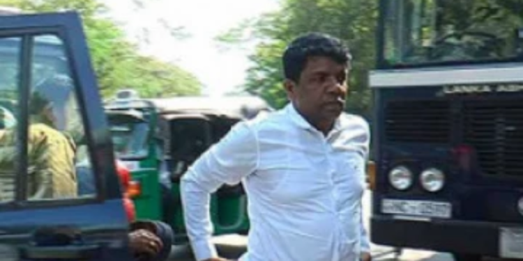 முன்னர் நான்  ஒரு மஹிந்த பைத்தியம் அரசியல் பிரமுகர் ஒருவர் வெளியிட்டுள்ள செய்தி