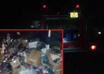 யாழில் திடீரென பற்றி எரிந்த புடவைக்கடை