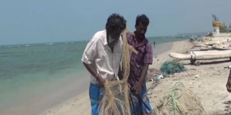 யாழில் இந்திய இழுவை படகுகள் அட்டகாசம்