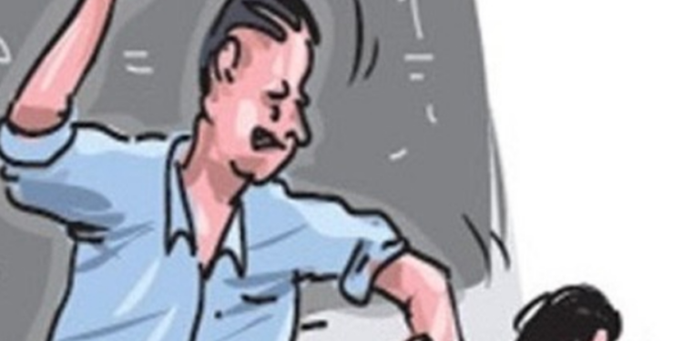 ஆசிரியரின் கட்டளையை ஏற்காததால் மாணவனை கொடூரமாக தாக்கிய ஆசிரியர்