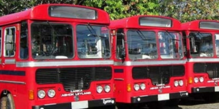 கிளிநொச்சி மாவட்ட போக்குவரத்து சேவையில் சிக்கல்