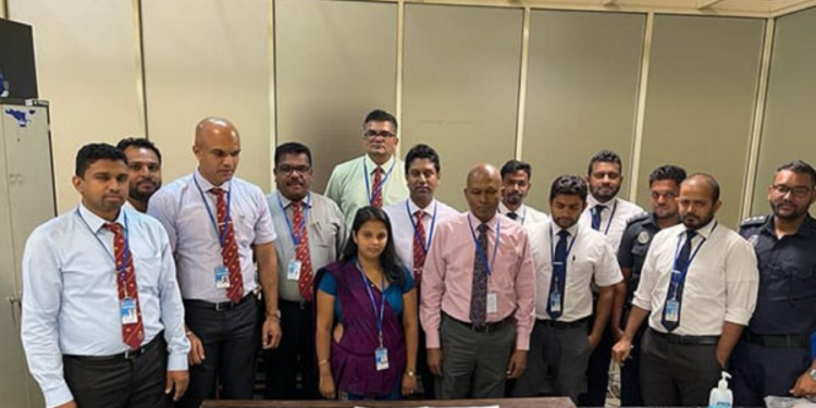 கட்டுநாயக்க பண்டாரநாயக்க சர்வதேச விமான நிலையத்தில் இந்திய பிரஜைகள் உட்பட ஜவர் கைது!