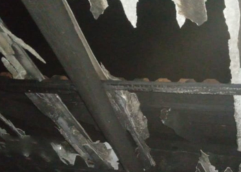 யாழ் பருத்தித்துறையில் வீடொன்றின் மீது பெற்றோல் குண்டு தாக்குதல்