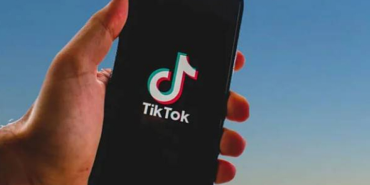 பிரித்தானியாவில் டிக்டாக் செயலிக்கு தடை விதிப்பு!