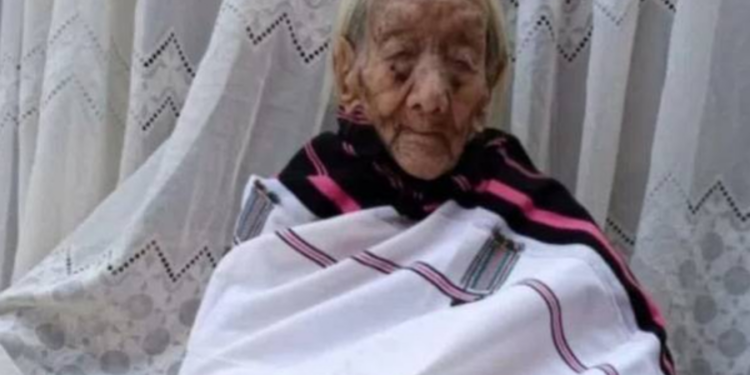 மருத்தவமனை செல்லாது வாழ்ந்து 121 வயதில் உயிரிழந்த பாட்டி