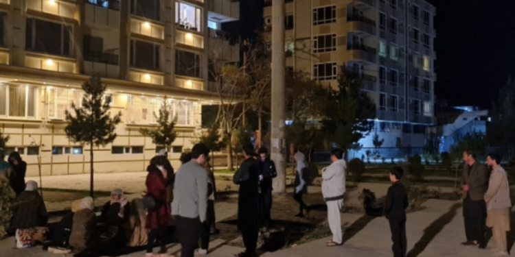 பாகிஸ்தான் மற்றும் ஆப்கானிஸ்தானில் ஏற்ப்பட்ட நிலநடுக்கத்தால் அதிக உயிரிழப்புகள்