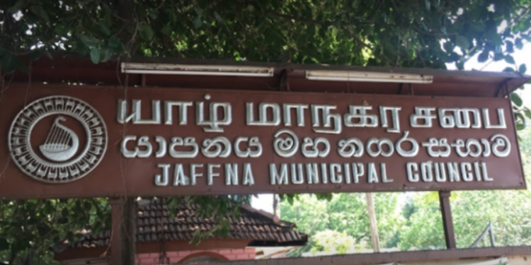 சிக்கலில் மாட்டிக் கொண்ட யாழ் மாநகரசபை ஆணையாளர்