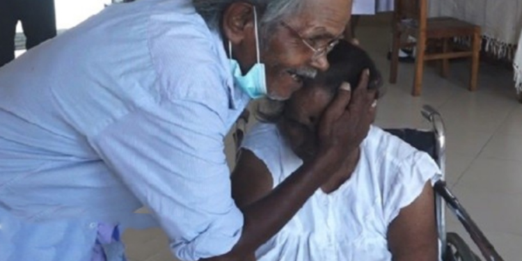 யுத்தம் காரணமாக பிரிந்து 33 வருடங்களின் பின்னர் மீண்டும் ஒன்றிணைந்த தம்பதியினர்