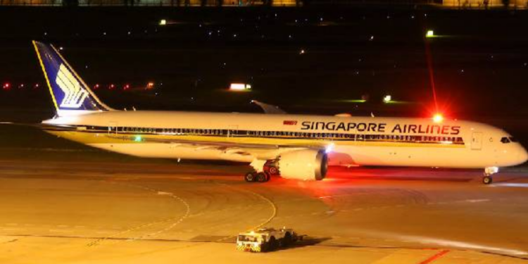 முதன் முறையாக இலங்கை வந்தடைந்த உலகின் அதி நவீன விமானம்