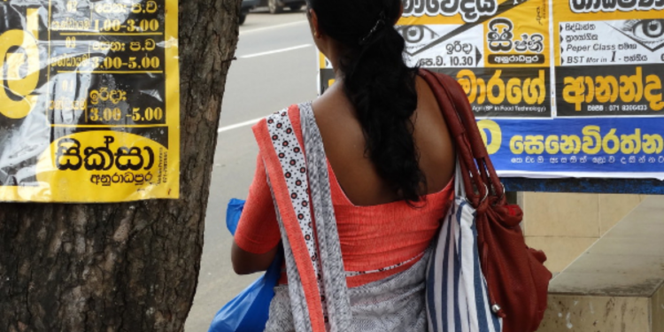 யாழில் கச்சான் வாங்க சென்ற பெண்ணை புகைப்படம் எடுத்ததில் முரண்பாடு!