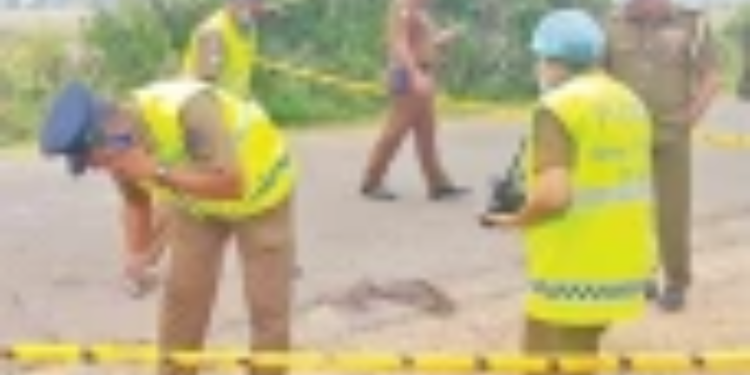 பாரிய வெட்டு காயங்களுடன் மீட்க்கப்பட்ட இளைஞர் ஒருவரின் சடலம்