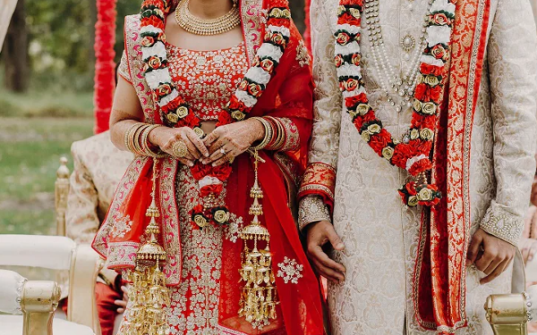 தங்கையின் திருமணத்திற்கு கோடி கணக்கில் வரதட்சனை அள்ளி கொடுத்த சகோதர்கள்