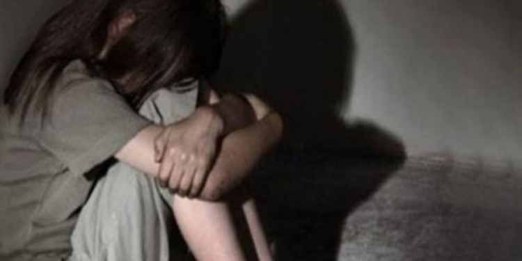 வாட்ஸ்அப்பில் ஏற்ப்பட்ட காதலால் பாலியல் துஷ்பிரயோகத்திற்கு உட்ப்படுத்தப்பட்ட   15 வயது சிறுமி