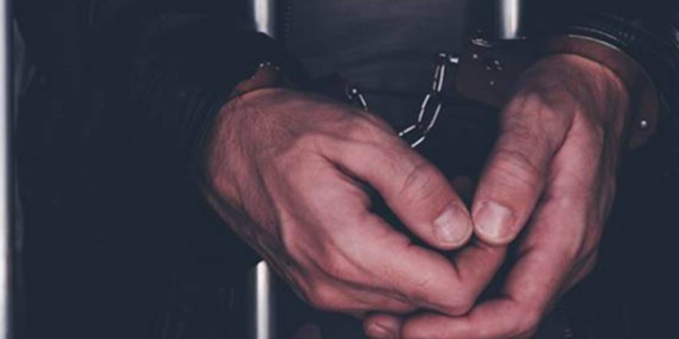 யாழில் தந்தையை வெட்டி கொன்ற மகன்கள் கைது!!