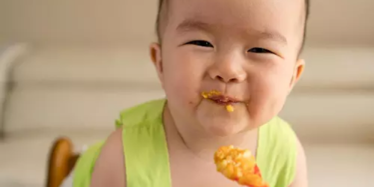 குழந்தைக்கு 5 மாதத்திலிருந்து தாய்ப்பாலோடு சேர்த்து கொடுக்க வேண்டிய உணவுகள்…