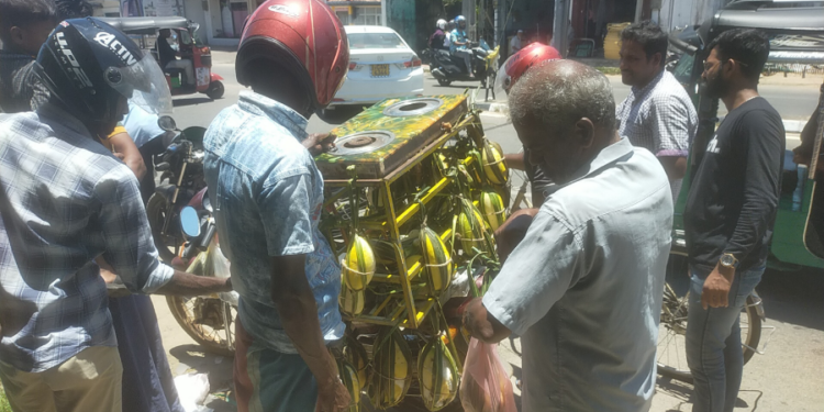 திடீரென சூடு பிடிக்கும் வெள்ளரிப்பழ வியாபாரம்!