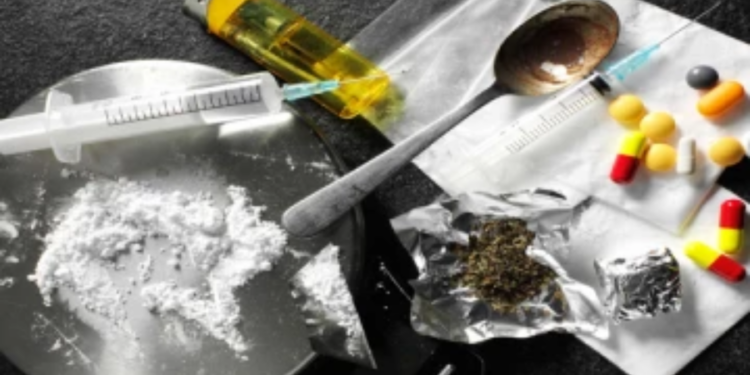 கஞ்சாவுடன் வீடொன்றில் வைத்து  மூவர் கைது !