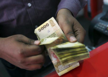 யாழில் பெண் ஒருவரிடம் மோசடி!