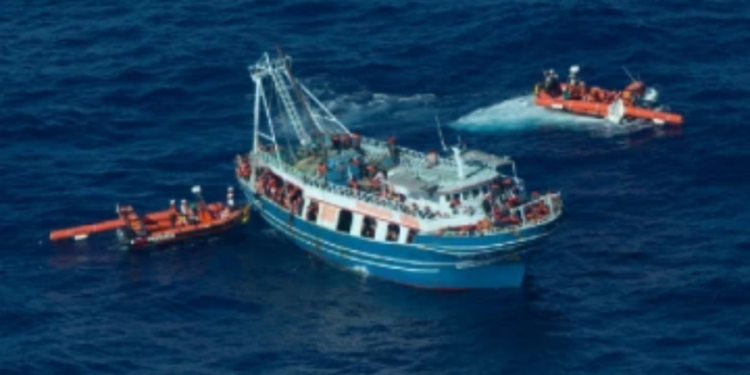 சர்வதேச கடற்பரப்பில் மீட்க்கப்பட்ட இலங்கையர்கள்