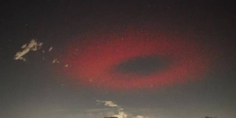 இத்தாலியில் வானத்தில் தோன்றி மறைந்த மர்ம பொருள்