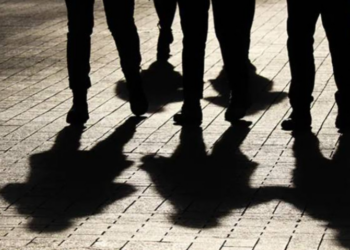 யாழில் இளைஞர் ஒருவர் மீது கூரிய ஆயுதத்தால் தாக்குதல்!